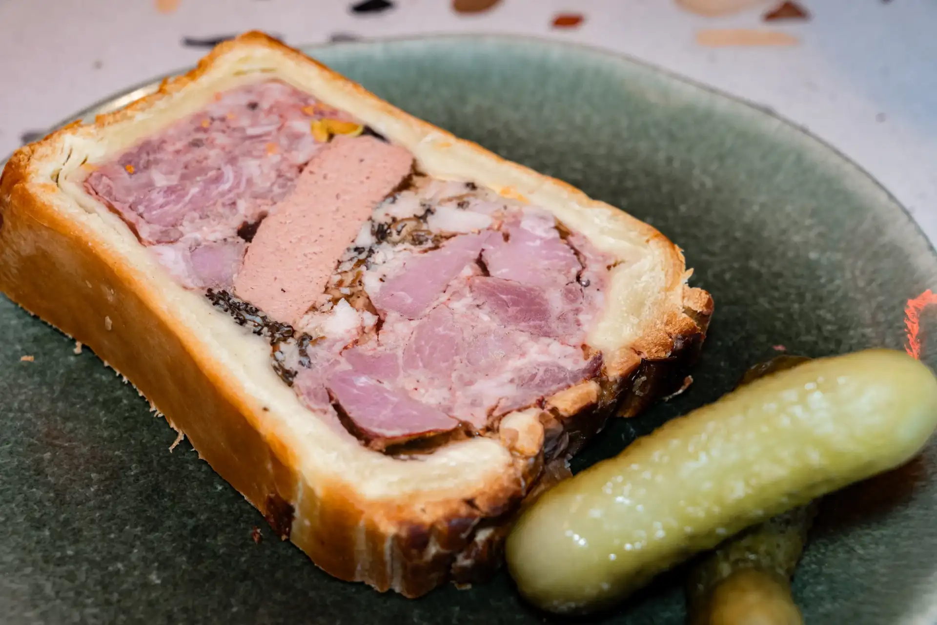Paté_en_croute_Cornichon_bar_à_vin_Bordeaux