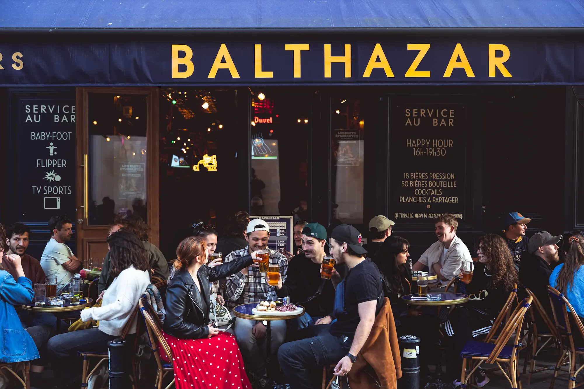 Terrasse du Balthazar, bar sportif et étudiant à la victoire, Bordeaux centre