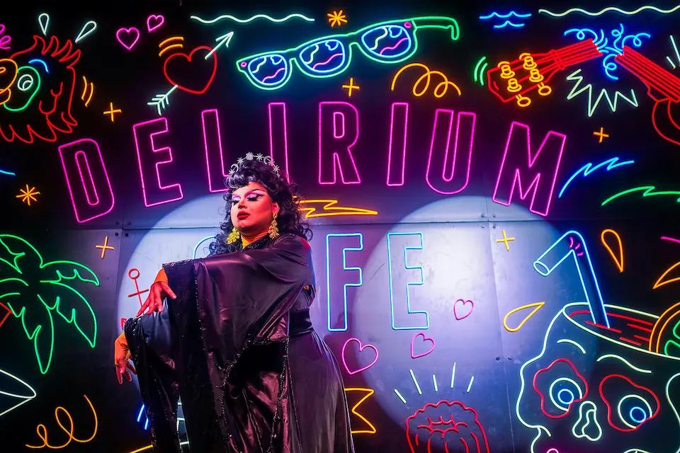 Drag Show au Delirium Café Bordeaux situé sur les bassins à flot