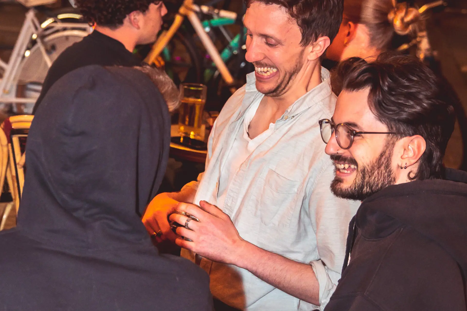 quiz vintage café, bar gay et lgbt quais de bordeaux