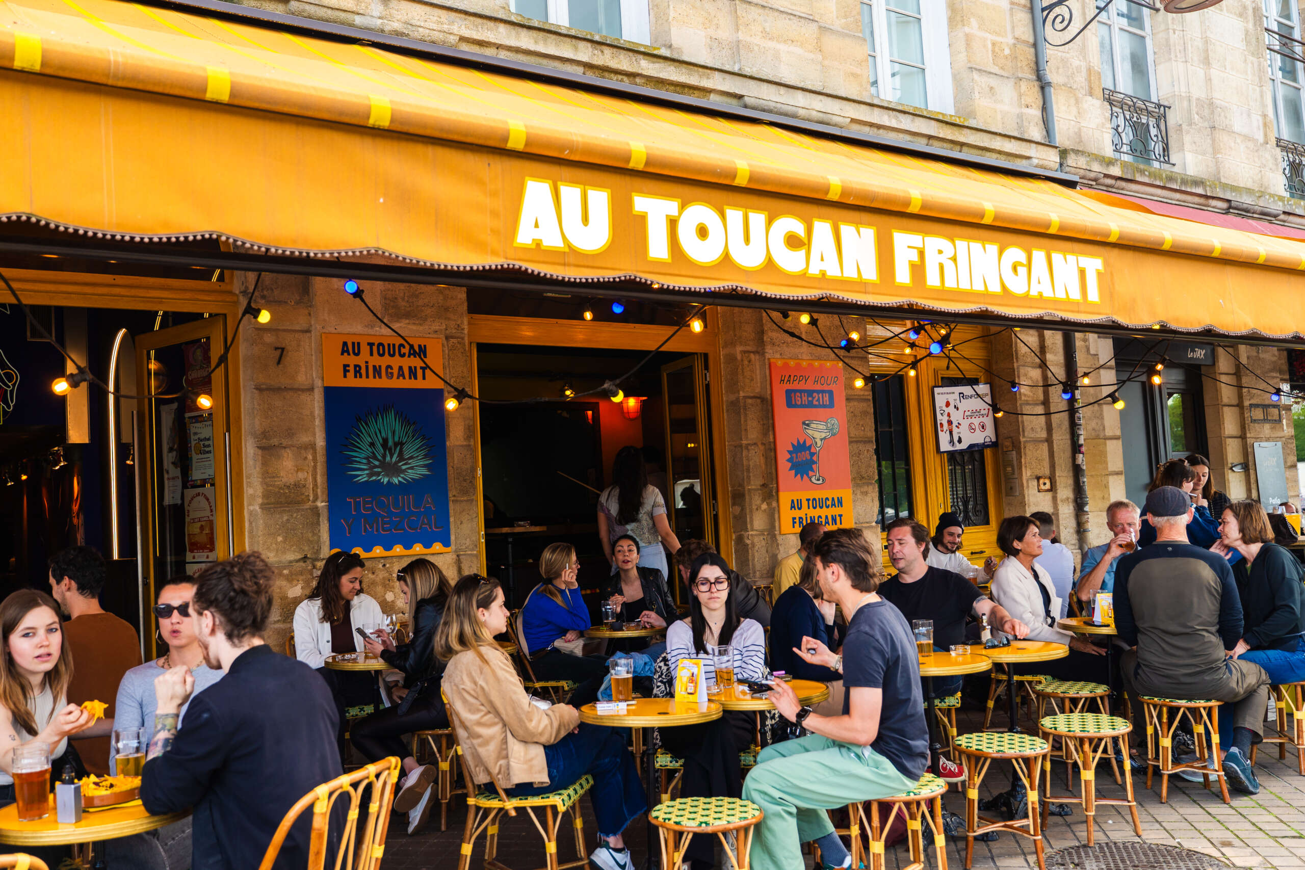 Ambiance du bar latino Au Toucan Fringant