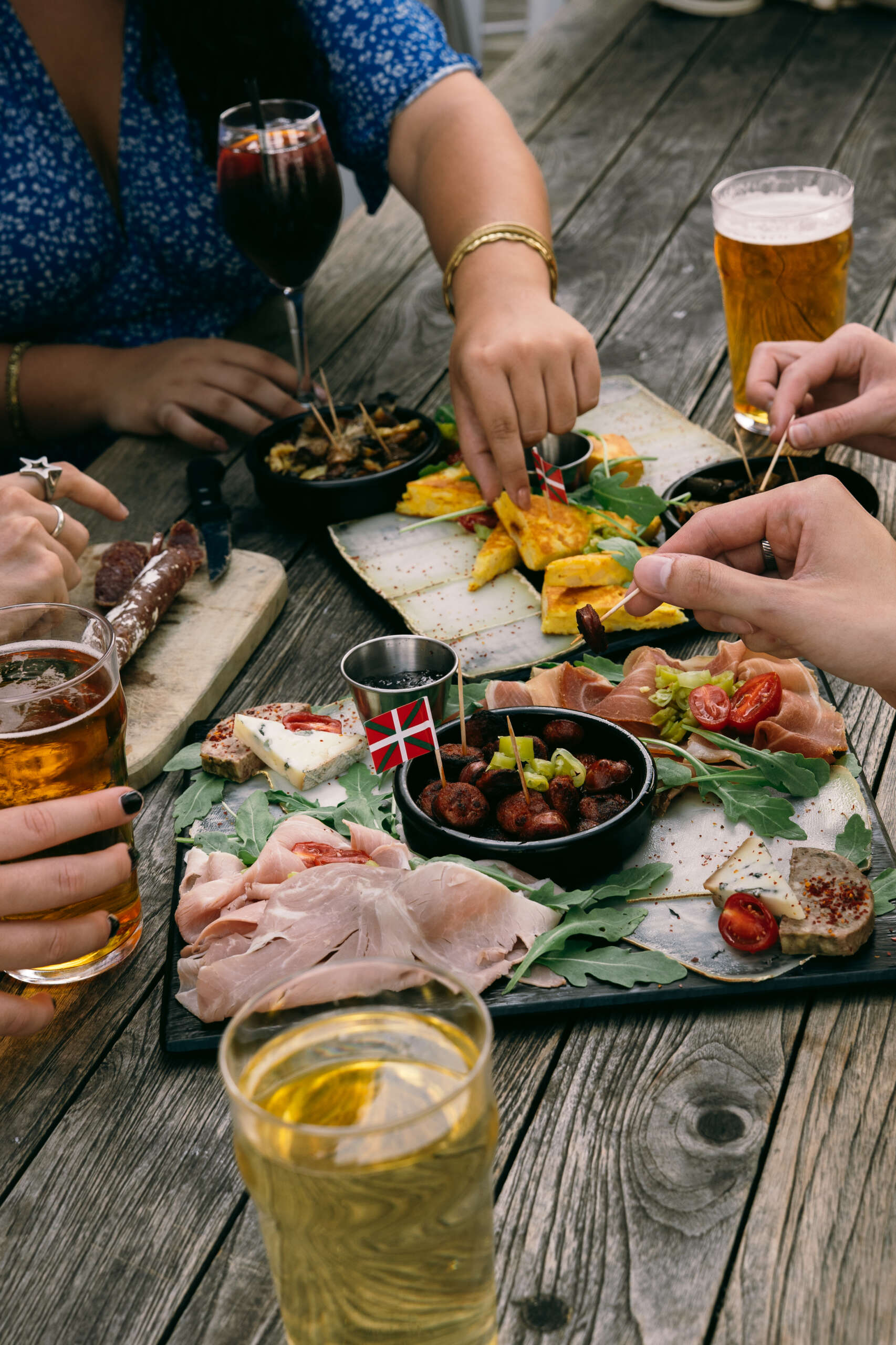 Cuisine et assiettes à partager chez Papi Peyo